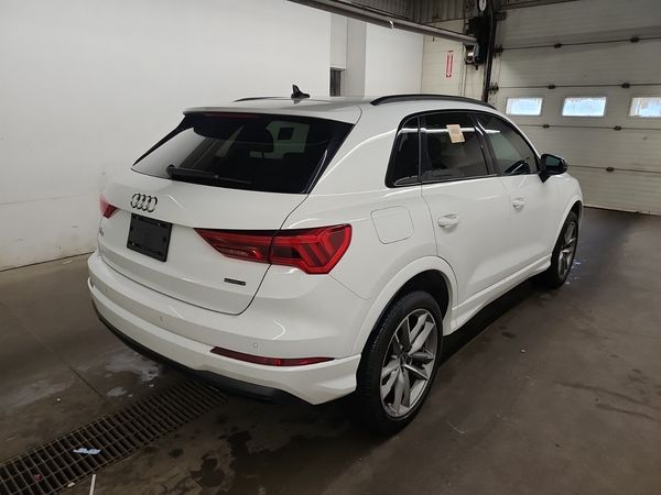 2022 Audi Q3 KOMFORT quattro Premium