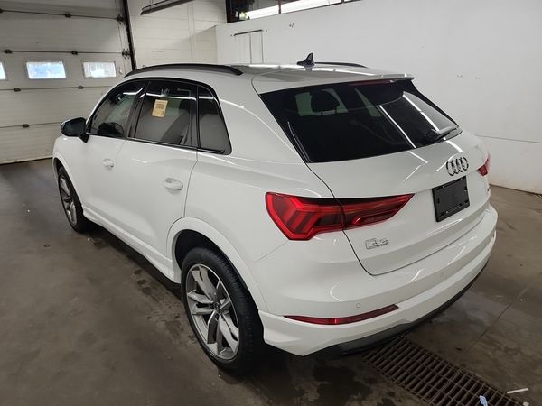 2022 Audi Q3 KOMFORT quattro Premium