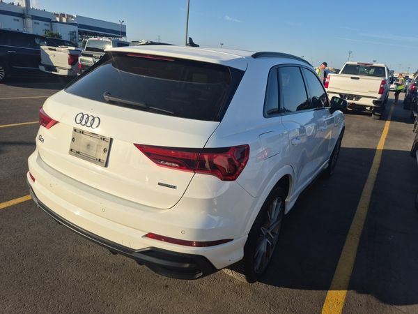 2021 Audi Q3 TECHNIK quattro Technik