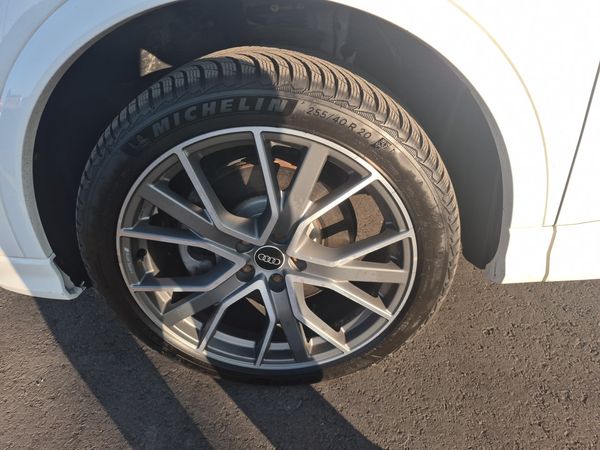 2021 Audi Q3 TECHNIK quattro Technik
