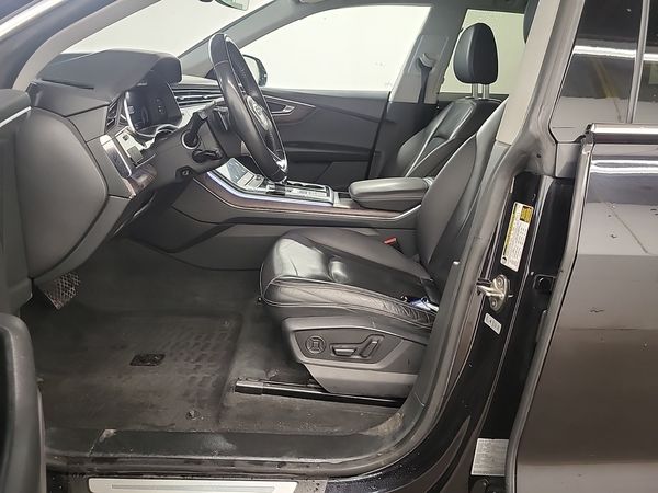 2019 Audi Q8 PROGRESSIV Premium