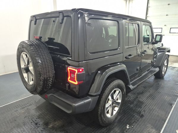 2022 Jeep Wrangler UNLIMITED SAHARA