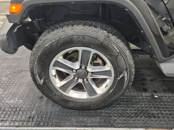 2022 Jeep Wrangler UNLIMITED SAHARA