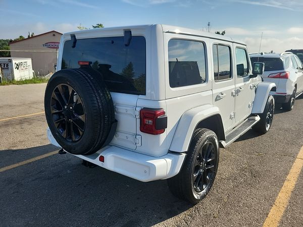 2023 Jeep Wrangler 4 Door 4x4 High Altitude Sahara