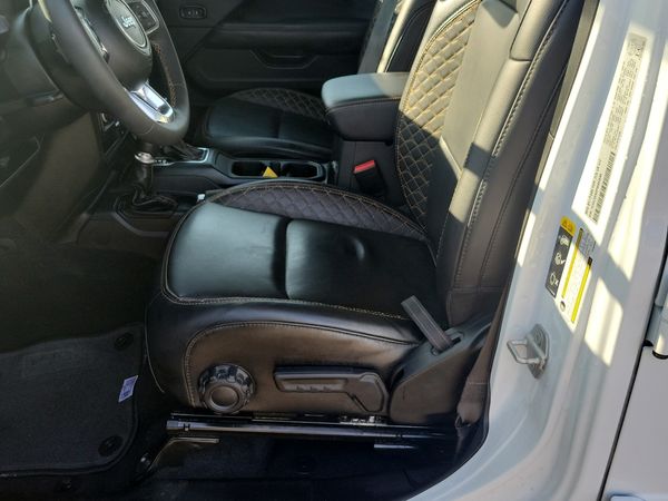 2023 Jeep Wrangler 4 Door 4x4 High Altitude Sahara