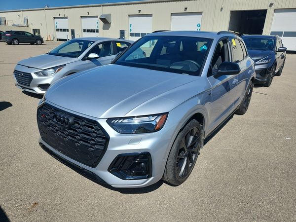 2025 Audi SQ5 TECHNIK