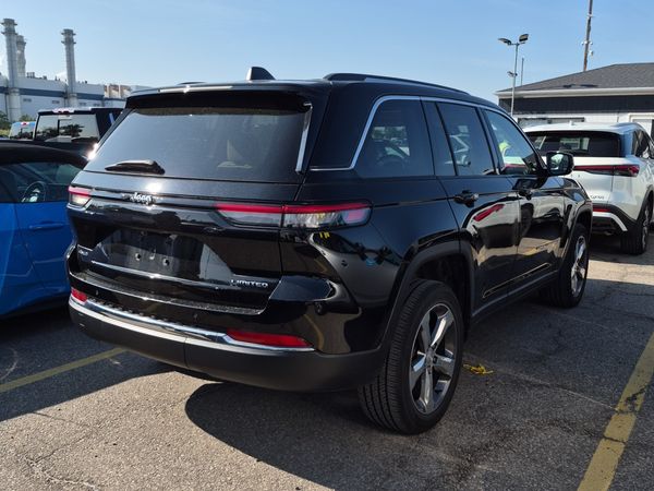 2022 Jeep Grand Cherokee LIMITED