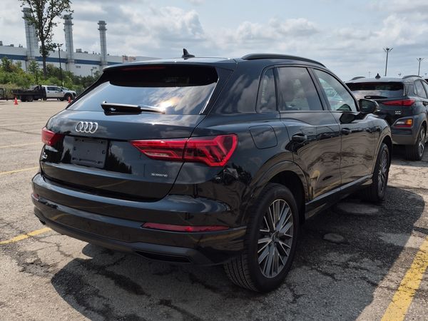 2022 Audi Q3 KOMFORT quattro Premium