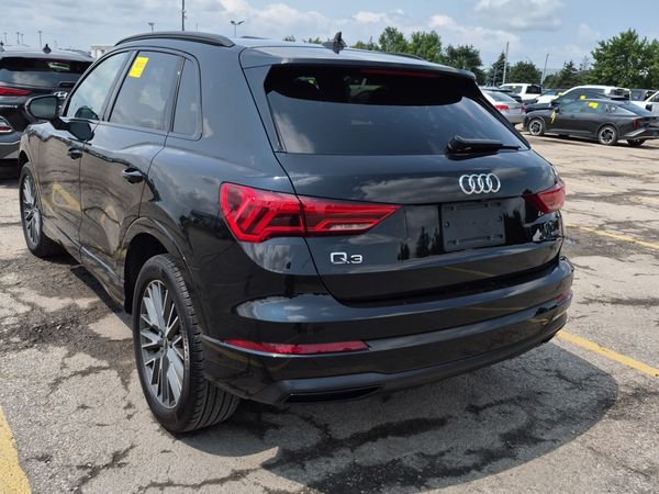 2022 Audi Q3 KOMFORT quattro Premium