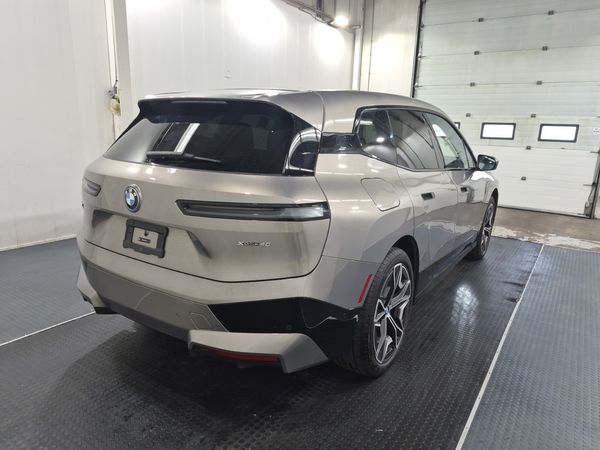 2024 BMW iX XDRIVE40