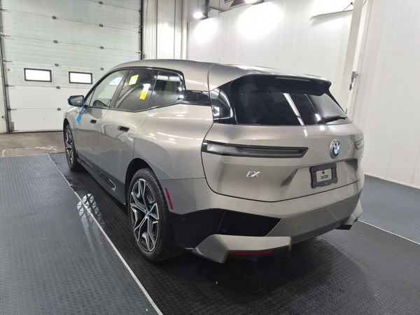 2024 BMW iX XDRIVE40