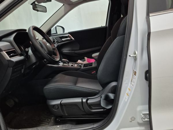2024 Mitsubishi Outlander ES