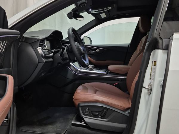 2026 Audi Q8 PROGRESSIV quattro Progressiv