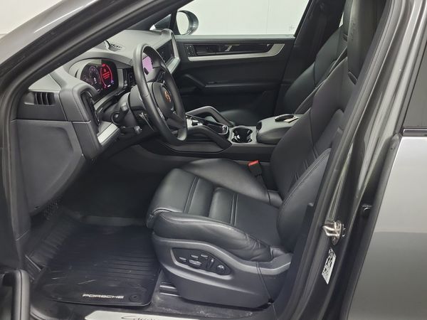 2025 Porsche Cayenne COUPE AWD