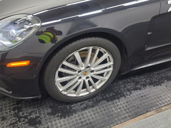 2018 Porsche Panamera 4 Base / 4