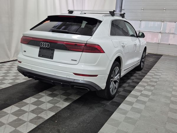 2025 Audi Q8 PROGRESSIV quattro Progressiv