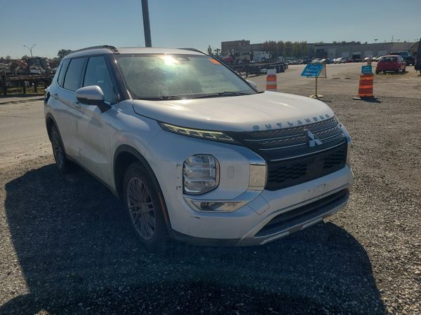 2022 Mitsubishi Outlander SE