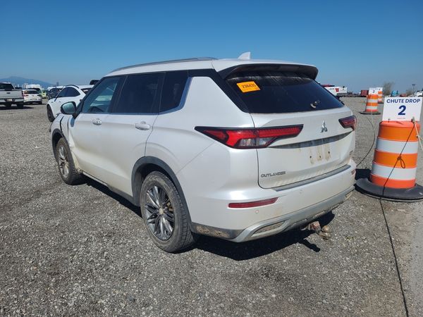 2022 Mitsubishi Outlander SE
