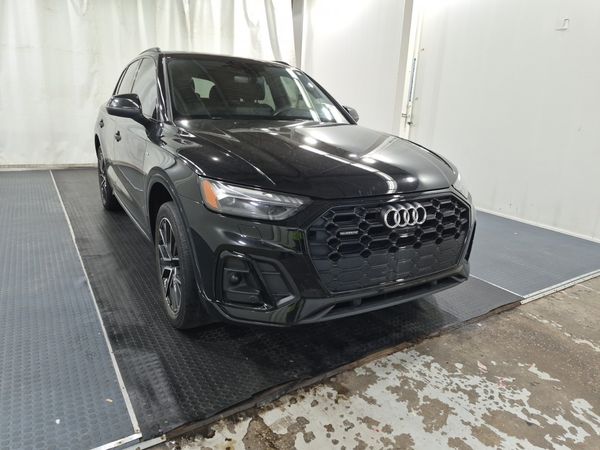 2021 Audi Q5 TECHNIK S Line quattro Technik