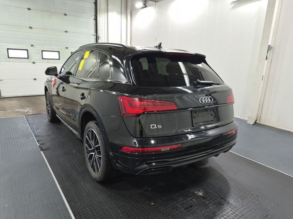 2021 Audi Q5 TECHNIK S Line quattro Technik