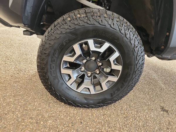 2022 Toyota Tacoma CREW CAB SHORT BED SR5
