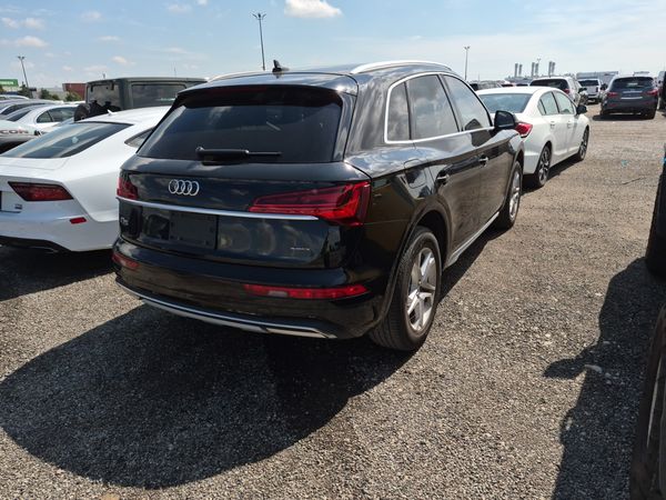 2022 Audi Q5 KOMFORT quattro Premium