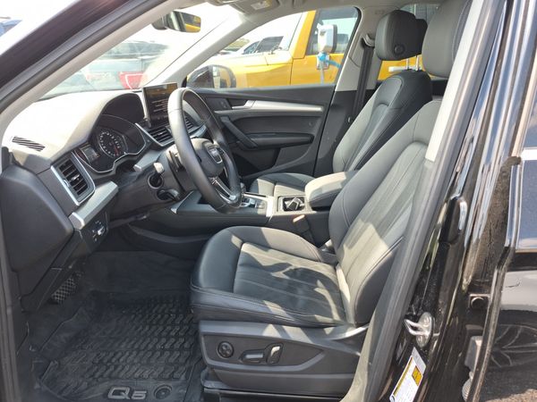 2022 Audi Q5 KOMFORT quattro Premium