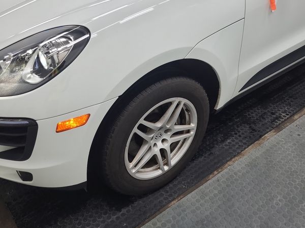 2018 Porsche MACAN SPORT EDITION