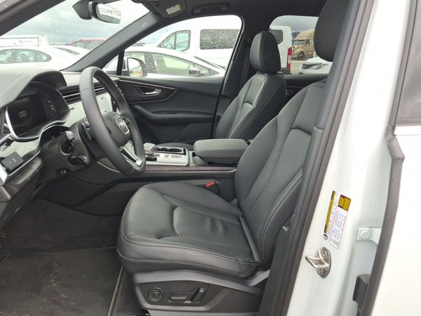 2026 Audi Q7 55 TFSI QUATTRO quattro Premium