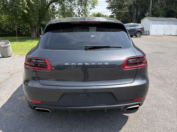2017 Porsche MACAN