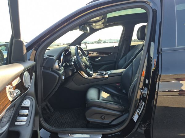 2018 Mercedes-Benz GLC LEATHER GLC 300-4M