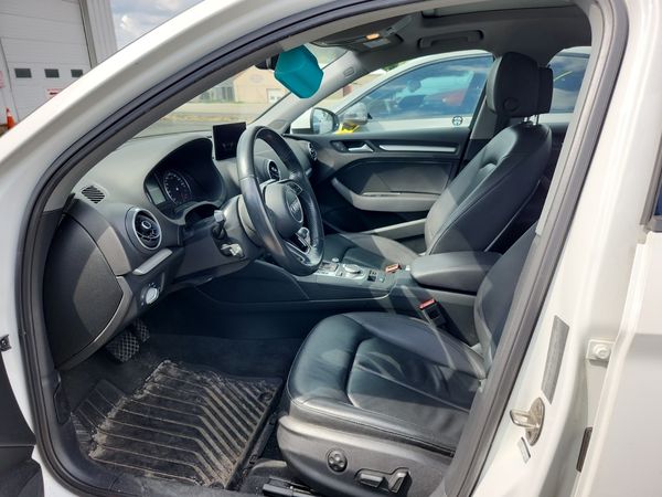 2017 Audi A3 4dr Sdn Fronttrak 2.0t Komfort Premium