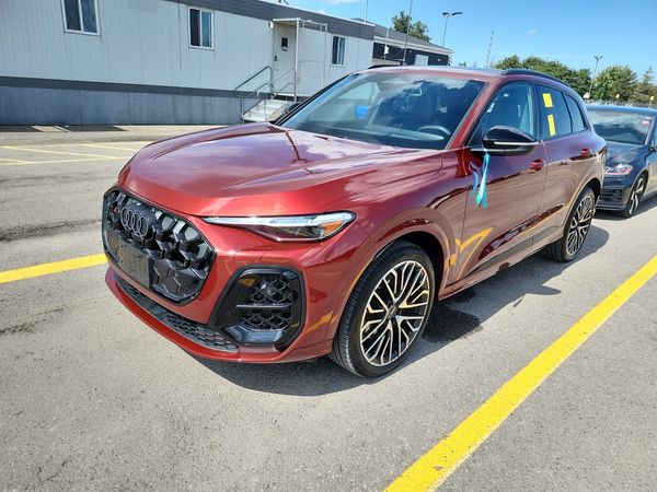 2025 Audi SQ5 TECHNIK