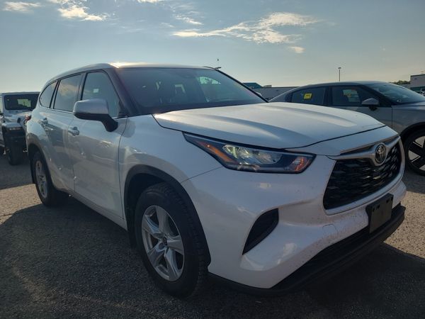 2022 Toyota Highlander LE