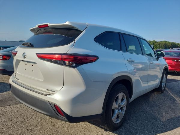 2022 Toyota Highlander LE