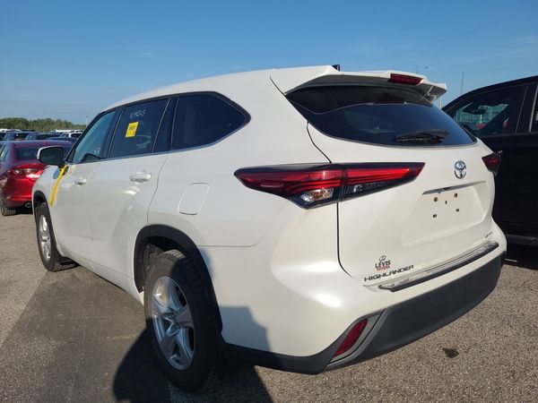 2022 Toyota Highlander LE