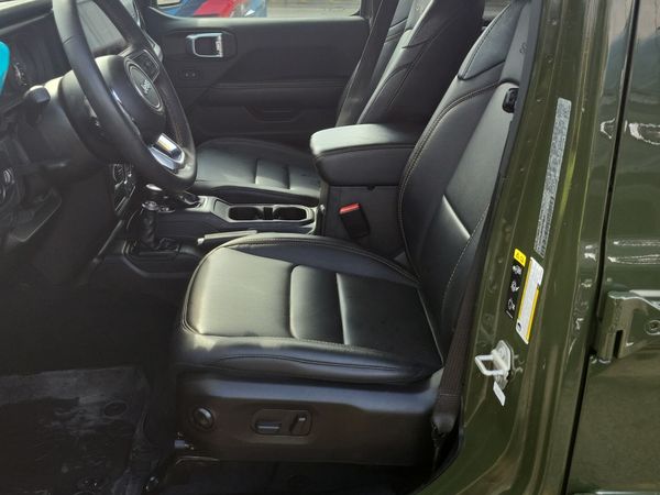 2024 Jeep Wrangler 4 Door 4x4 Sahara