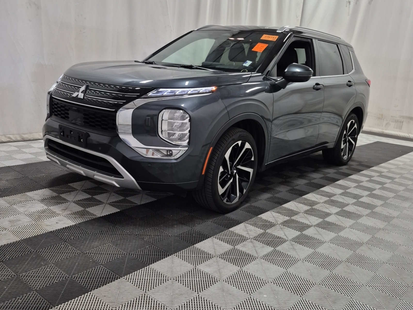 Mitsubishi Outlander GT NOIR