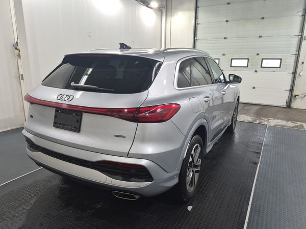 2025 Audi Q5 2.0 TFSI QUATTRO quattro Premium