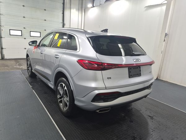 2025 Audi Q5 2.0 TFSI QUATTRO quattro Premium