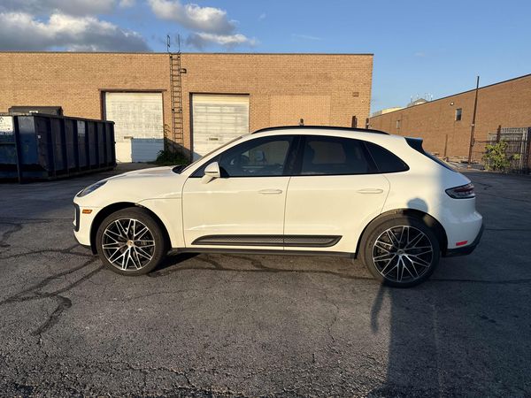 2023 Porsche Macan AWD Macan / Macan T