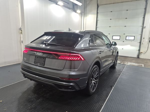 2022 Audi Q8 PROGRESSIV quattro Progressiv