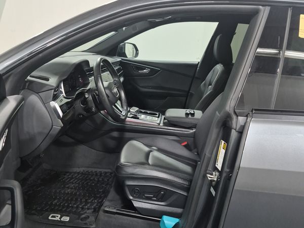 2022 Audi Q8 PROGRESSIV quattro Progressiv
