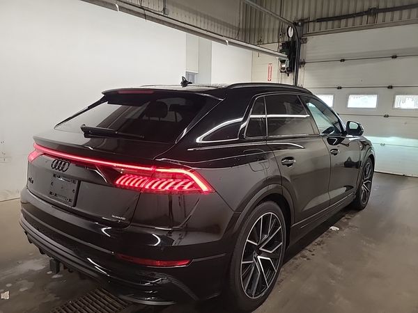 2023 Audi Q8 TECHNIK S Line quattro Prestige