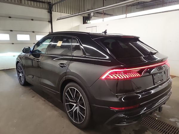 2023 Audi Q8 TECHNIK S Line quattro Prestige