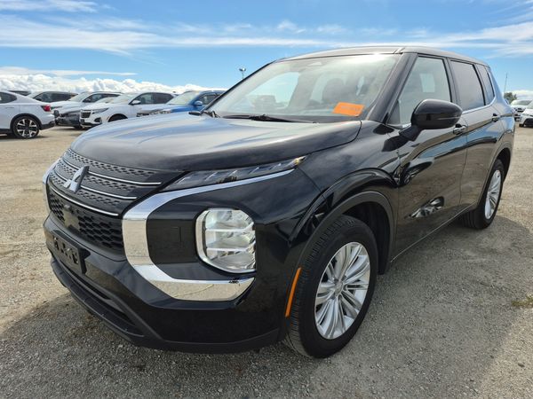 2024 Mitsubishi Outlander ES
