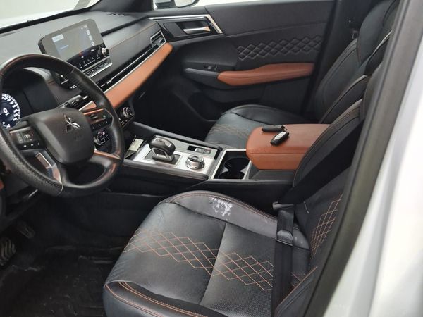 2024 Mitsubishi Outlander GT SEL, GT SR