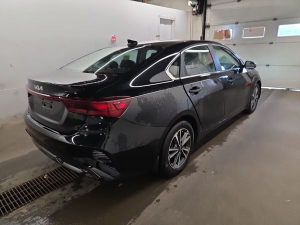 2024 Kia FORTE EX