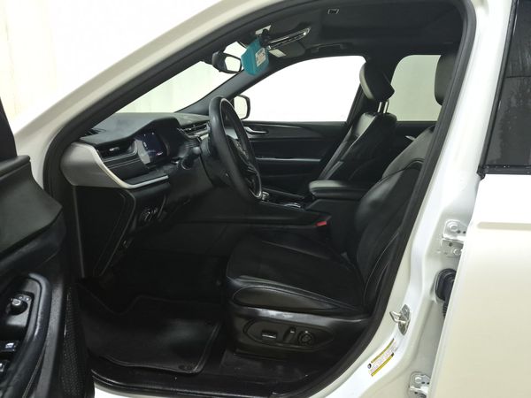 2023 Jeep Grand Cherokee L ALTITUDE Laredo, Altitude