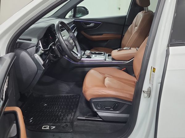 2025 Audi Q7 55 TFSI QUATTRO
